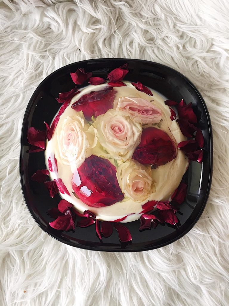 Rose cake decorated. White chocolate and cherry mousse 