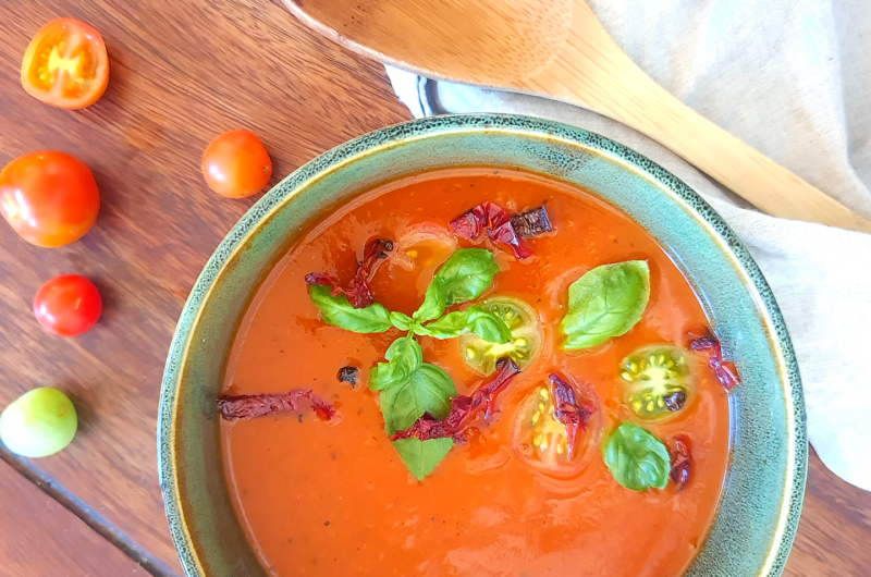 Roasted red pepper & tomato soup